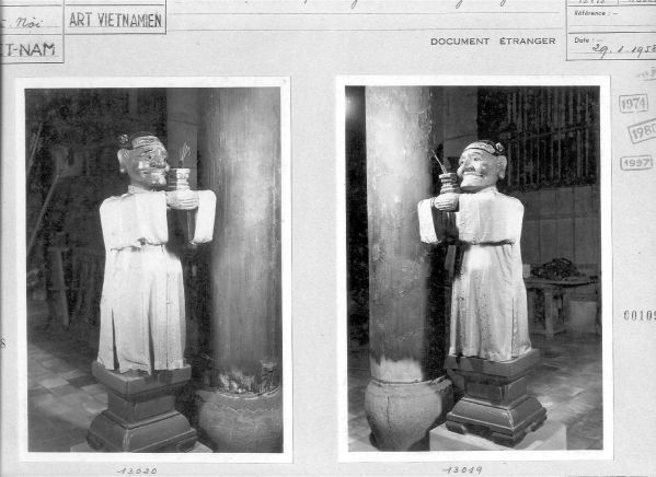 Tượng ông phỗng trong đền Bạch Mã - EFEO (1958)