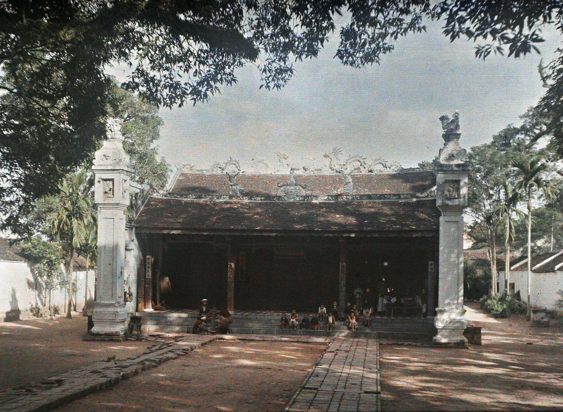 Đền Quán Thánh, ảnh màu, chụp bởi Léon Busy, khoảng 1914-1921