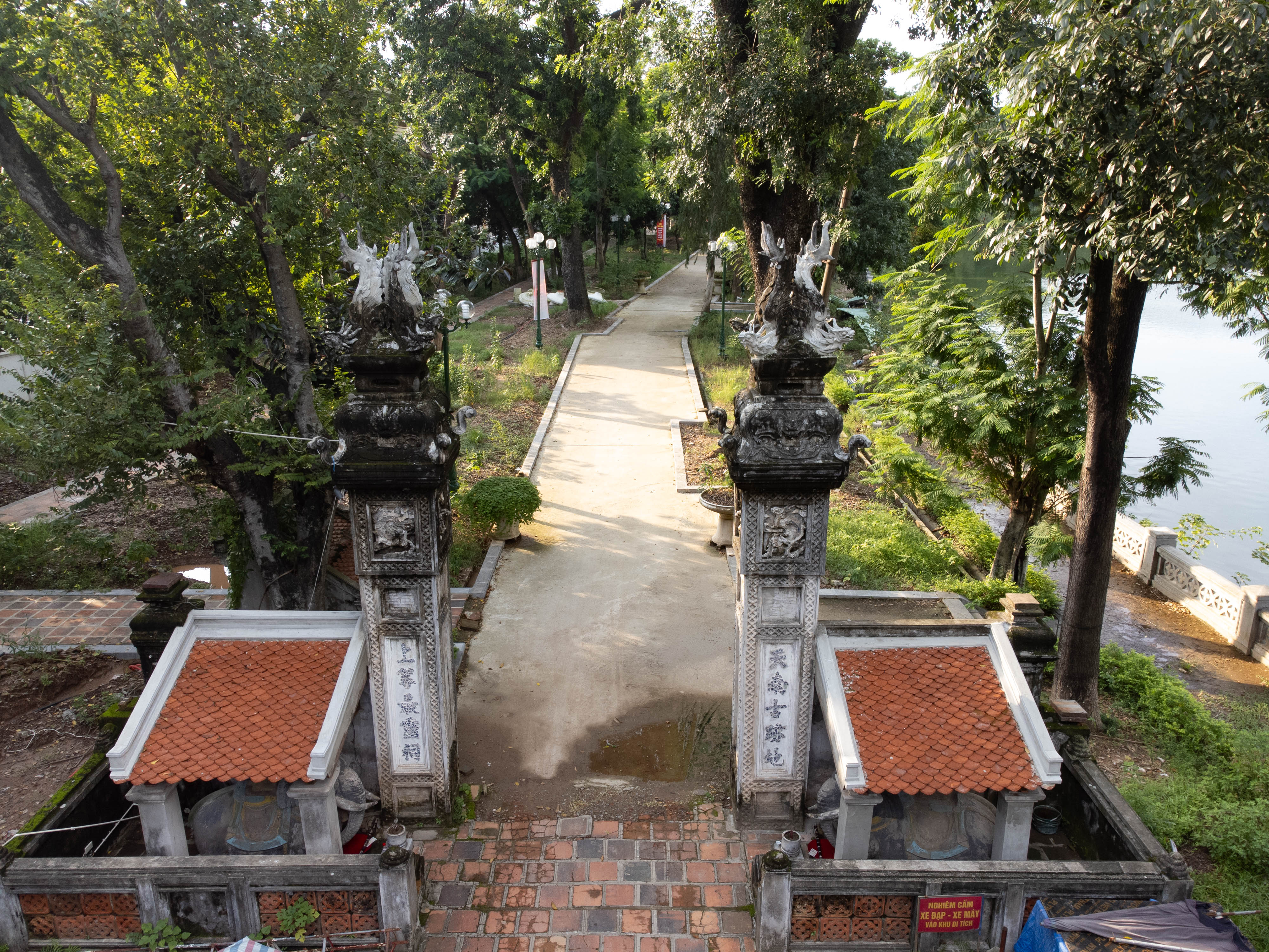 Đền Voi Phục - Trấn Tây