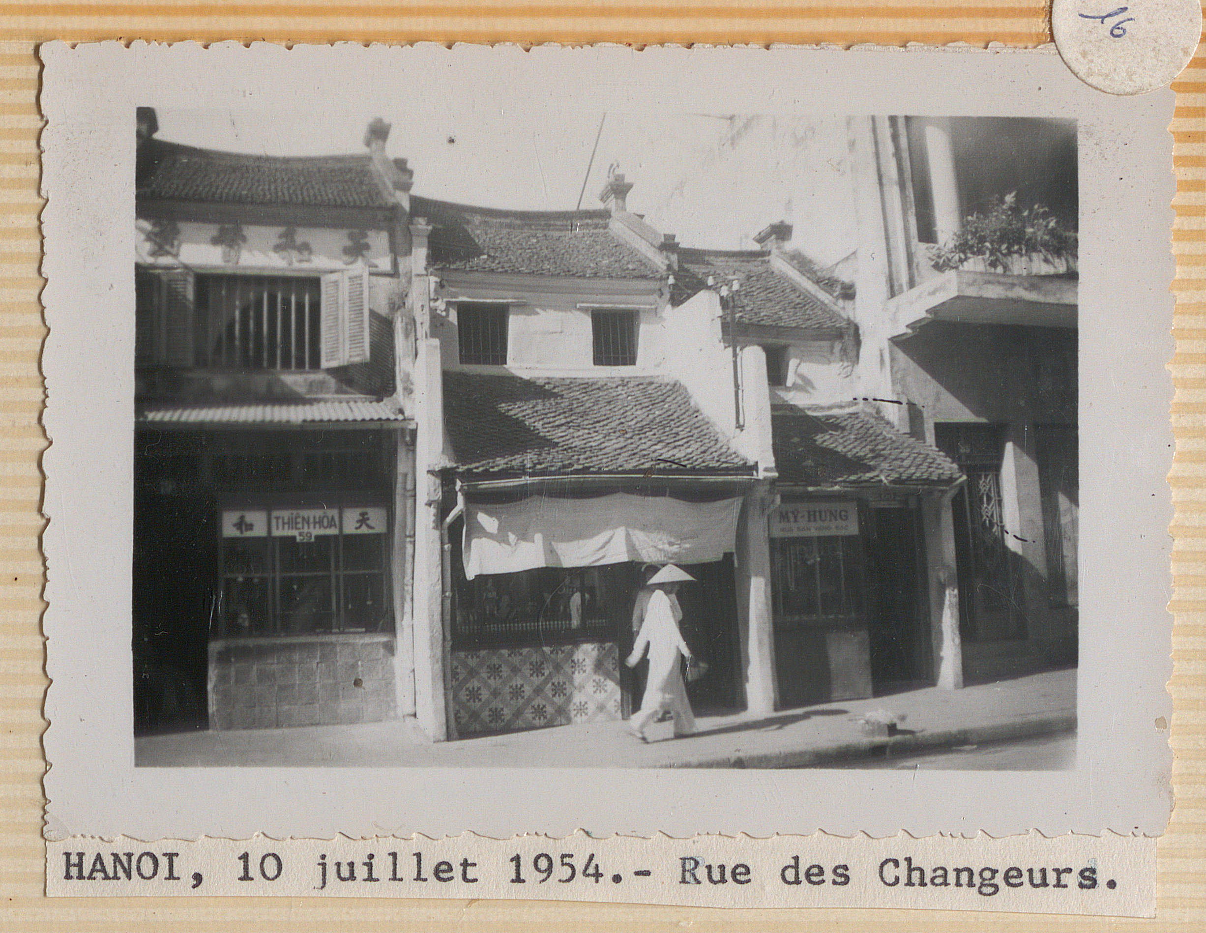 Phố Hàng Bạc - 10/7/1954 (Nguồn: Humazur)